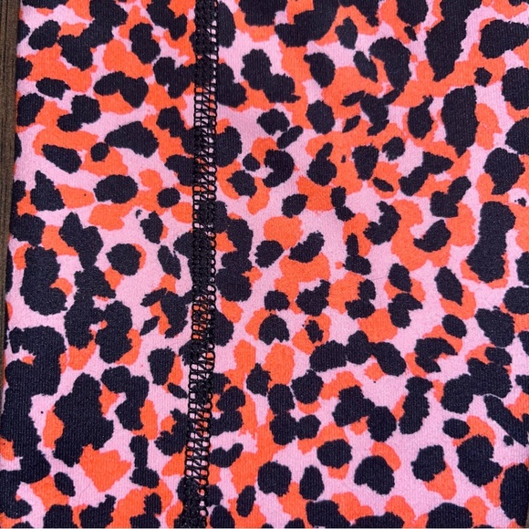 Fabletics On-The-Go PowerHold® High-Waisted Legging - Picture 4 of 4